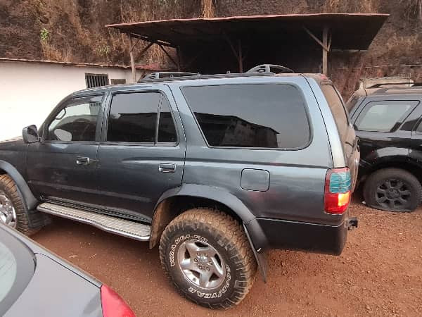 Toyota 4Runner, Voitures, Conakry