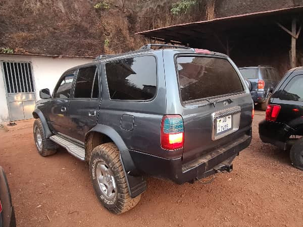 Toyota 4Runner, Voitures, Conakry