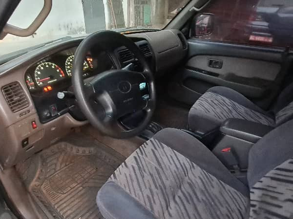 Toyota 4Runner, Voitures, Conakry