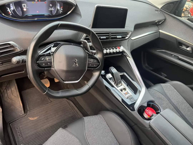 Peugeot 2008, Voitures, Conakry