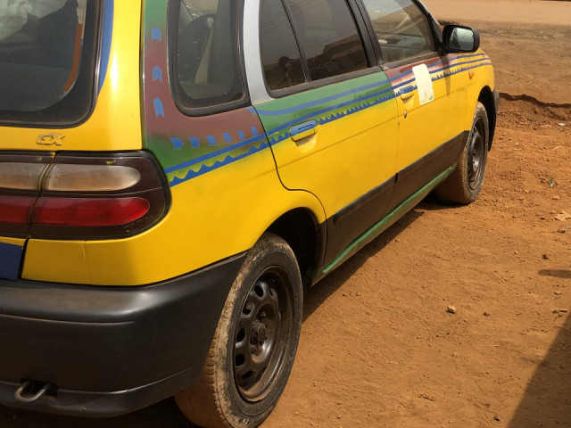 Nissan Almera, Voitures, Conakry