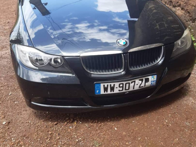 BMW Séries 3, Voitures, Conakry