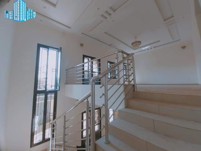 Bรขtiment ร Lambanyi, Maisons, Conakry