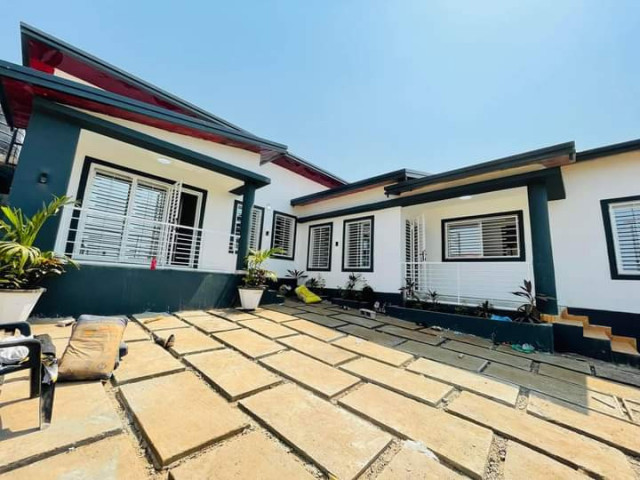 Maison à Samatra, Maisons, Conakry