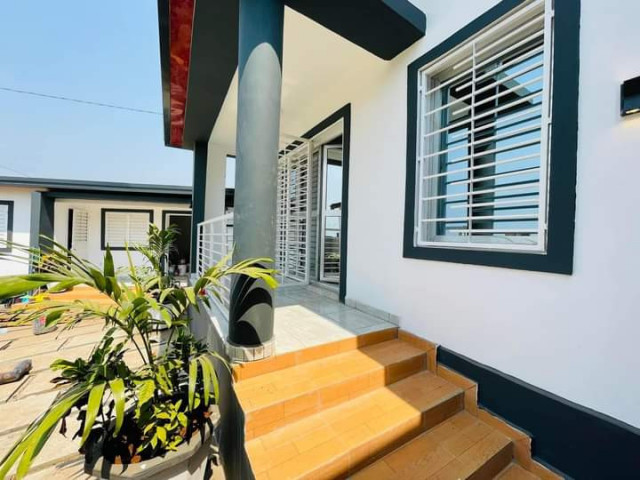 Maison à Samatra, Maisons, Conakry