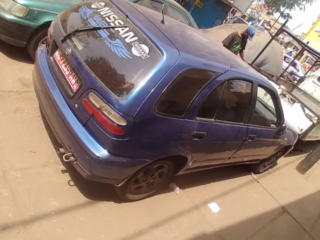 Nissan Almera, Voitures, Conakry