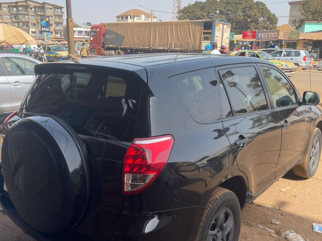 Toyota RAV4, Voitures, Conakry
