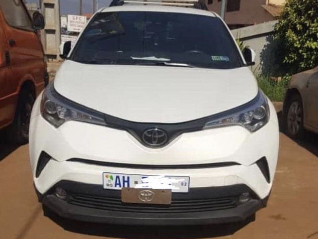 Toyota CR-H, Voitures, Conakry