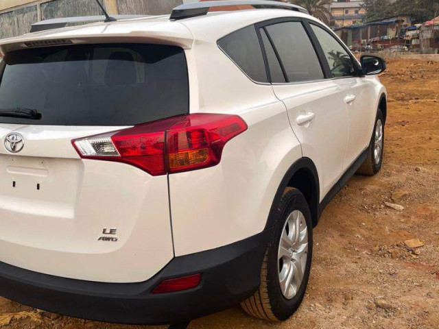 Toyota RAV4, Voitures, Conakry