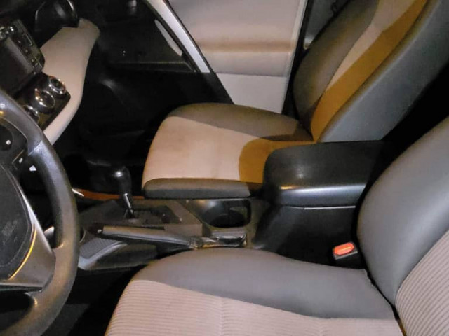 Toyota RAV4, Voitures, Conakry