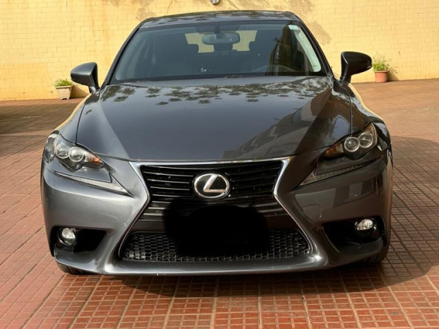 Lexus IS 250, Voitures, Conakry