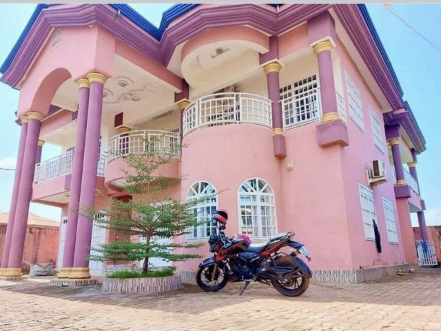 Bâtiment à Kobayah, Maisons, Conakry