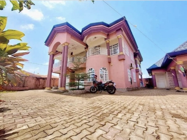 Bâtiment à Kobayah, Maisons, Conakry