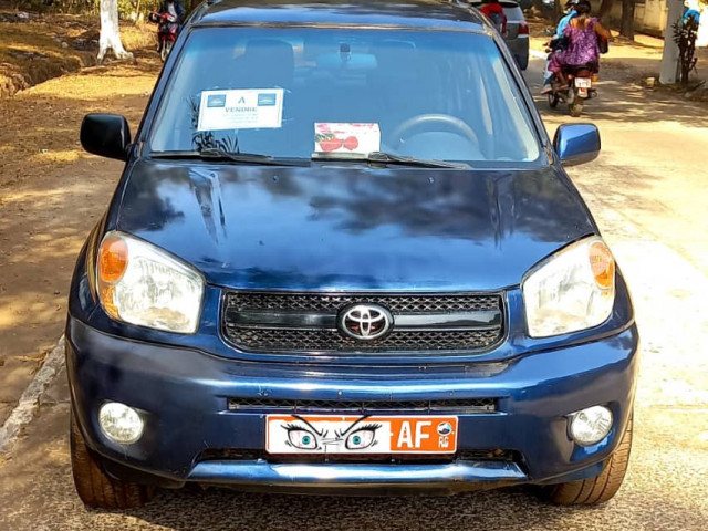 Toyota RAV4, Voitures, Conakry