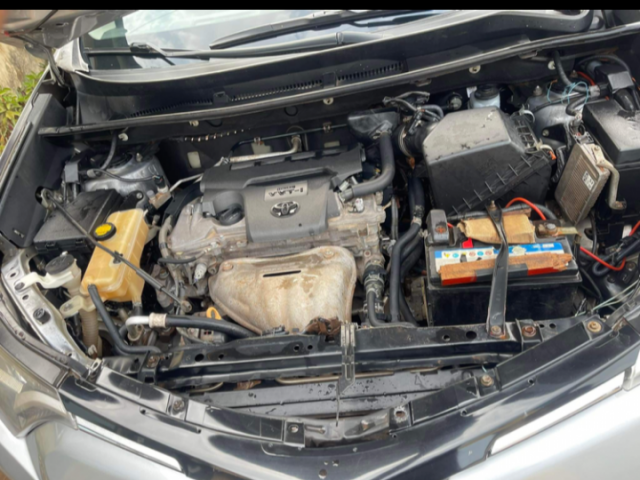 Toyota RAV4, Voitures, Conakry