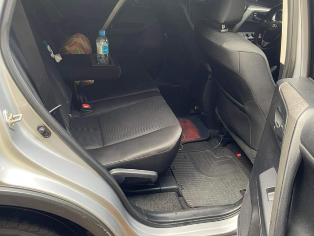 Toyota RAV4, Voitures, Conakry