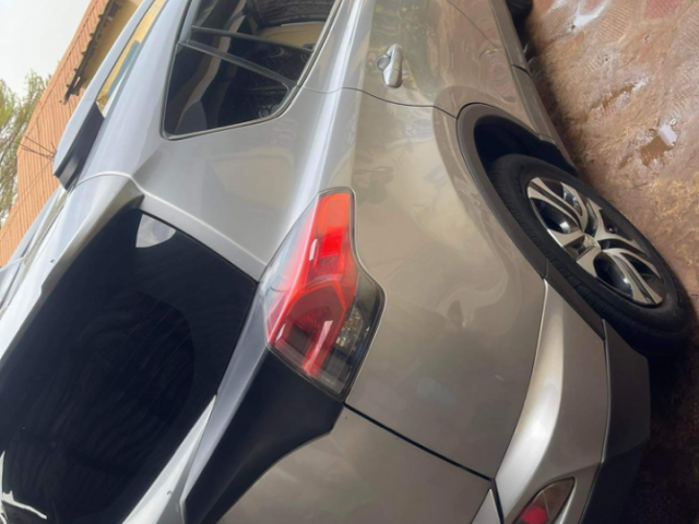 Toyota RAV4, Voitures, Conakry