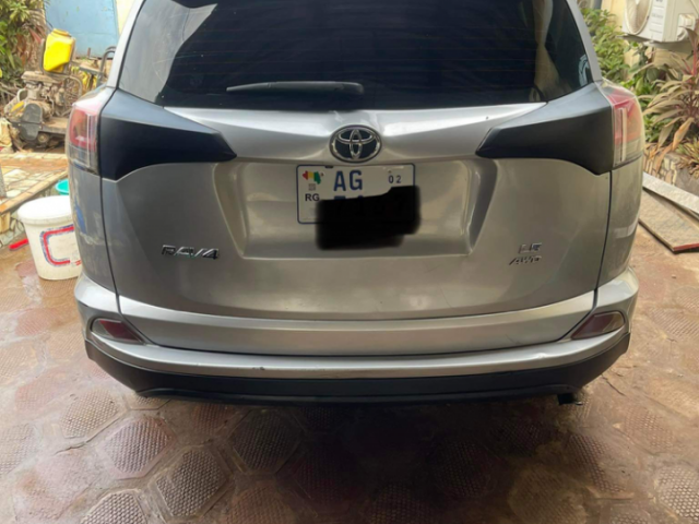 Toyota RAV4, Voitures, Conakry