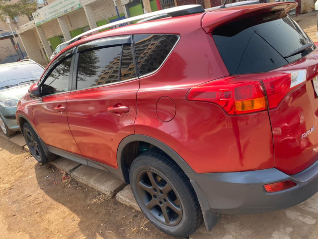 Toyota RAV4, Voitures, Conakry