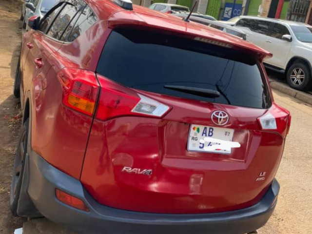 Toyota RAV4, Voitures, Conakry