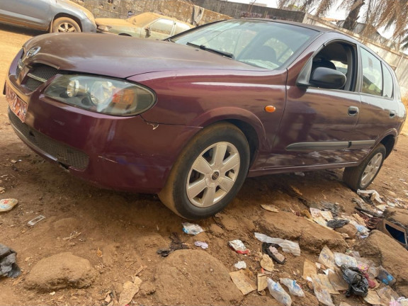 Nissan Almera, Voitures, Conakry
