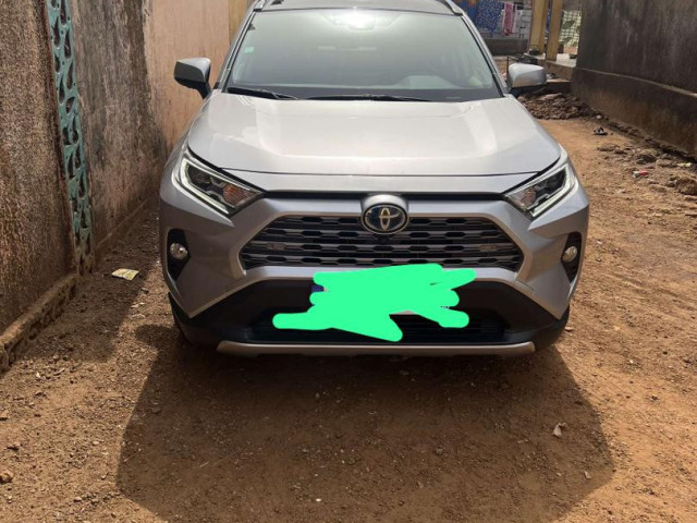 Toyota RAV4, Voitures, Conakry
