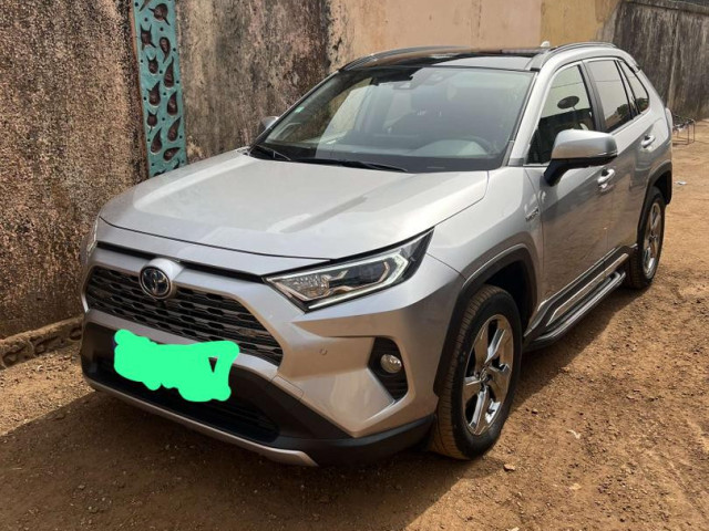 Toyota RAV4, Voitures, Conakry