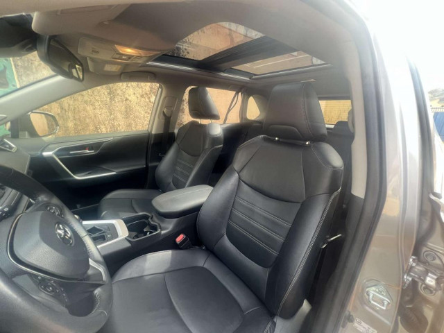 Toyota RAV4, Voitures, Conakry