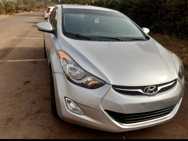 Hyundai Elantra, Voitures, Conakry