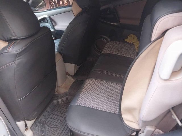 Toyota RAV4, Voitures, Conakry