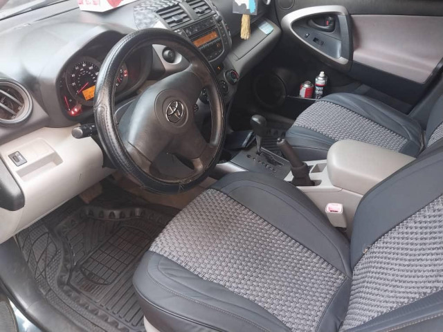 Toyota RAV4, Voitures, Conakry