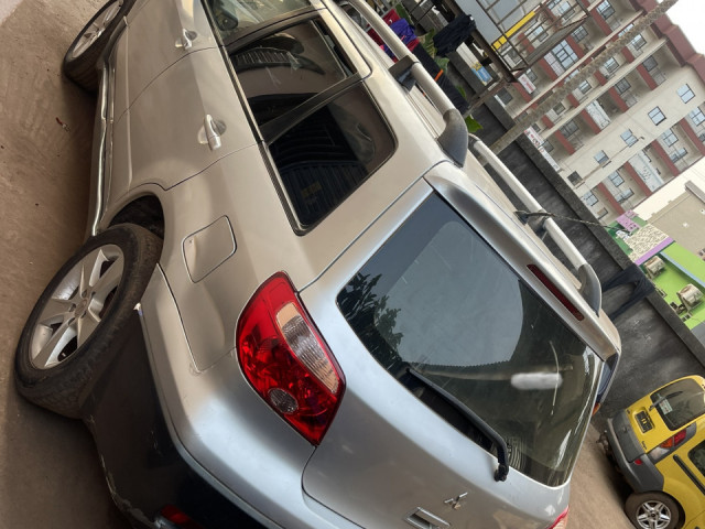 Mitsubishi Outlander, Voitures, Conakry