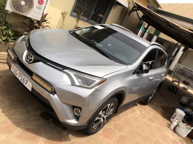 Toyota RAV4, Voitures, Conakry