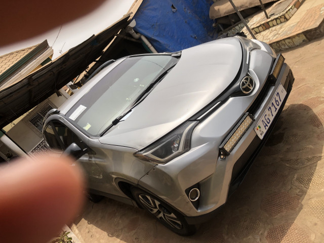 Toyota RAV4, Voitures, Conakry