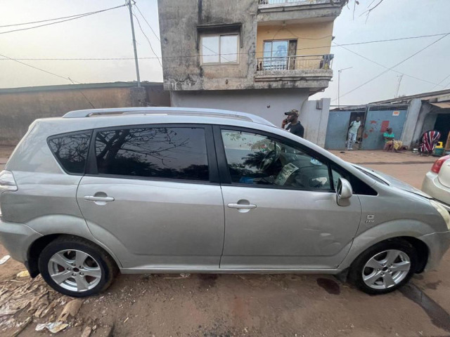 Toyota Corolla Verso, Voitures, Conakry