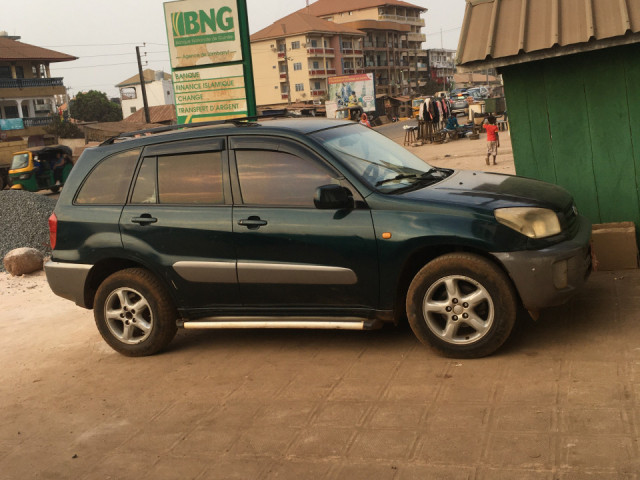 Toyota RAV4, Voitures, Conakry