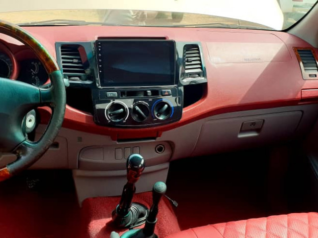 Toyota Hilux, Voitures, Conakry