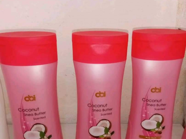 Différents Cosmétiques, Parfumerie - Cosmétique, Conakry