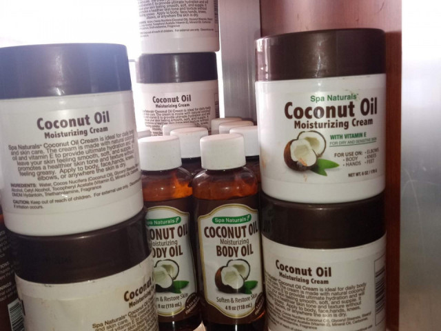 Différents Cosmétiques, Parfumerie - Cosmétique, Conakry