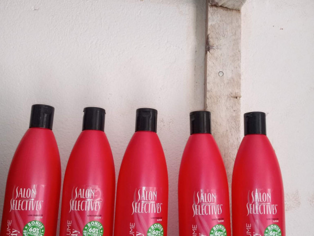 Différents Cosmétiques, Parfumerie - Cosmétique, Conakry