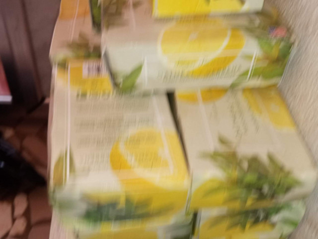 Différents Cosmétiques, Parfumerie - Cosmétique, Conakry