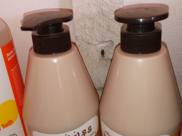 Différents Cosmétiques, Parfumerie - Cosmétique, Conakry