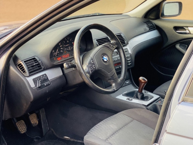 BMW Série 3, Voitures, Conakry