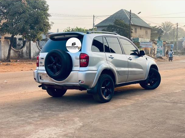 Toyota RAV4, Voitures, Conakry
