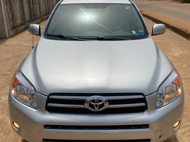 Toyota RAV4, Voitures, Conakry