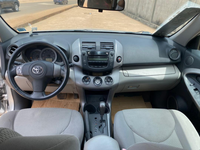 Toyota RAV4, Voitures, Conakry