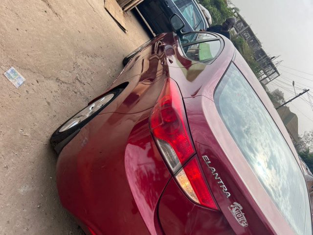 Hyundai Elantra, Voitures, Conakry