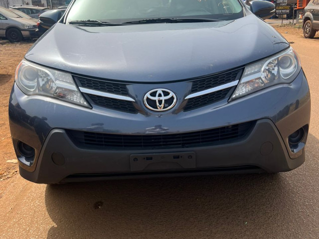 Toyota RAV4, Voitures, Conakry
