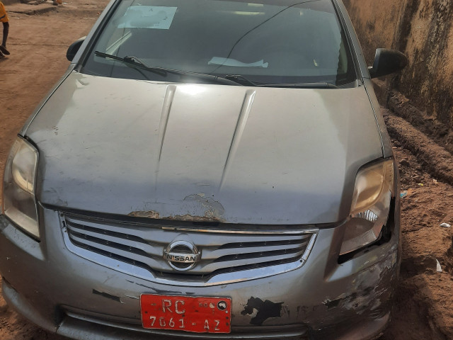Nissan Sentra, Voitures, Conakry