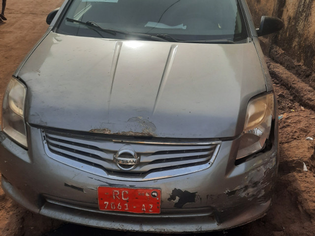 Nissan Sentra, Voitures, Conakry
